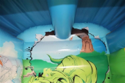 Dino mit Rutsche & Dach